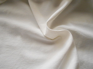 イタリア製処分【z-55】★T/C平織　白150巾1.1m