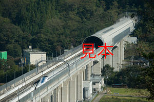 鉄道写真データ（JPEG）、00729434、L0系（体験乗車走行）、山梨リニア実験線、山梨リニア実験センター付近、2016.10.20、（7360×4912）