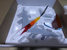 JCWINGS 1/200 シンガポール航空 A380-800 建国50周年塗装機_画像4