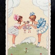 アンティーク　ポストカード　1922年消印 E. Maison Kurt アーティスト　少女　人形　キス　可愛い　絵葉書_画像2