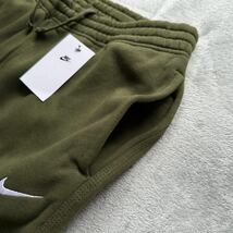 格安送料 Lサイズ 新品 NIKE ナイキ スウェットパンツ カーキ フリース クラブ ボトムス スウッシュ ジョガー ロゴ刺繍 裏起毛 916274-326_画像5