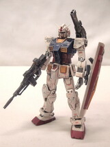 カメ)HG 1/144 RX-78-02 ガンダム GUNDAM THE ORIGIN版 プラモデル 塗装済 完成品 ジオラマベース付 現状品 ◆U2402009 MB05C_画像3