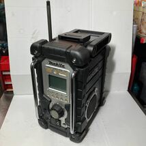 【送料無料】makita 充電式ラジオ MR103B _画像1