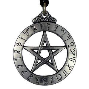 Pepi WITCH'S RUNES 魔法の文字力は魔法のペンタクルによって強化