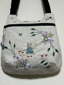 手刺繍のバッグ+ネコちゃんと青い鳥+ショルダーバッグ+斜め掛け