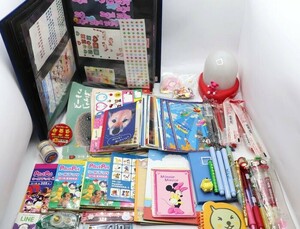 文具まとめて　シール/ライト/照明/シャーペン/絵葉書/メモ帳　ディズニー/キティ/スヌーピー/ポストペット　大量　まとめて