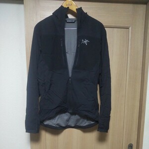 アークテリクス　プロトンＦＬ ブラック　Ｓサイズ　ARC'TERYX