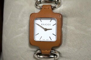 1円●動作OK●グッチ●130.5●スクエア型レディース腕時計●Gucci 1921●レザー張り●ブラウン×シルバー SS クオーツ スーツ ロゴ 箱付き