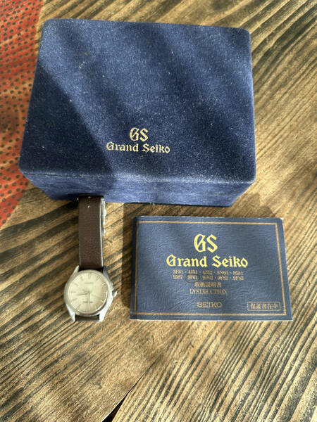 【ワンオーナー】GrandSeiko グランドセイコー 3針　SBGX009 9F61-0A10　アイボリー文字盤 GSダブルネーム クオーツレザーベルト(おまけ)