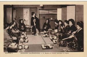 戦前絵葉書(詳細不明）日本の習俗を紹介するフランス語版絵葉書「お座敷光景」