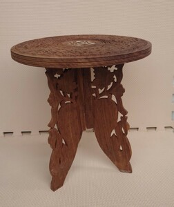 ● 花台 ミニテーブル 木製 飾り台 木彫り 彫刻 家具 サイドテーブル インテリア レトロ アンティーク インド 花柄 フラワー