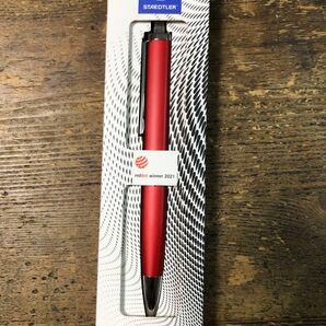 STAEDTLER トリプラス ノック式 ボールペン 青インク レッドボディ(金属ボディ) 三角軸 中字