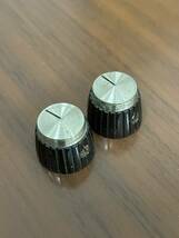 マーシャルの70年製のオリジナルのコントロールノブ2個セット（Marshall Vintage Volume Tone Knobs 70）_画像1