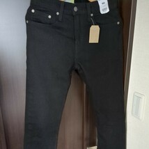 LEVI'S　リーバイス　 タグ付き　スキニー テーパー　W29　L30　ＣＭ.73/76 ストレッチ パンツ　ブラック_画像1