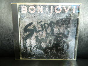 (4)　 BON JOVI　　/　 SLIPPERY WHEN WET　　　 　輸入盤　 　 ジャケ、経年の汚れあり