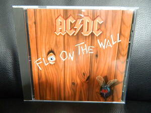 (35)　 AC/DC　/　　FLY ON THE WALL　　　　日本盤　 　 ジャケ、日本語解説 経年の汚れあり