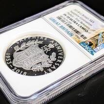 最高鑑定★2018 イギリス エリザベス女王戴冠65年 記念 5ポンド 銀貨 PF70UC ピエフォー ファーストリリース アンティークコイン シルバー_画像6