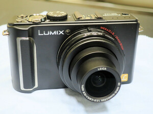 Panasonic製　デジカメ　DMC-LX3　中古美品です。持ち運びケース付き