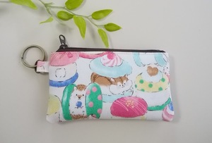 【SALE】ハンドメイド〈キーリング付き/カードOK〉 シンプルポーチ　Delicious Animals うさぎ /リス /はりねずみ　(12.5×7.5）