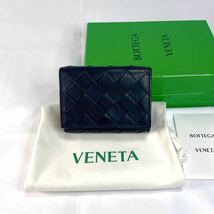 BOTTEGA VENETA 三つ折り財布 イントレチャート ブラック　ボッテガヴェネタ レザー 黒 マキシイントレチャート_画像1