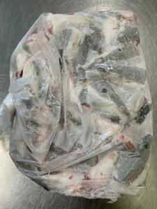 鰻頭　ウナギヘッド　2キロ　熱帯魚　餌シュリム鰻頭