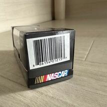 【A0243-19】未開封『Action 1/64 Dale Earnhardt Jr. #88 Amp Sugar Free 2011 Impala NASCAR 限定版』レーシングカー_画像7