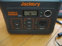 送料込み　Jackery ポータブル電源 240 大容量 240Wh （241.9WH) ポータブルバッテリー 　ジャンク _画像3