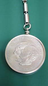コイン　メダル　ELIZABETH Ⅱ　キーホルダー　PRINCE OF WALES　D-11
