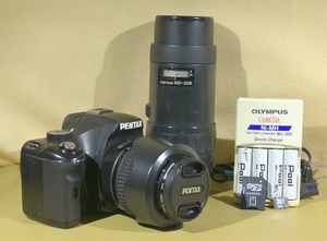 PENTAX K-x / 18-55mm / 100-300mm / 単三充電池 充電器 / MicroSD 32GB