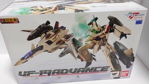 DX超合金　VF-19　ADVANCE　アドバンス　マクロスF