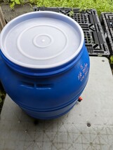 雨水タンク130L青のコック付き、送料無料_画像3