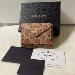 【使用回数少・美品】PRADA プラダ 限定品 ミニ財布 コンパクトウォレット サフィアーノ レザー モモ ハート ベージュ シリアルあり 付属品