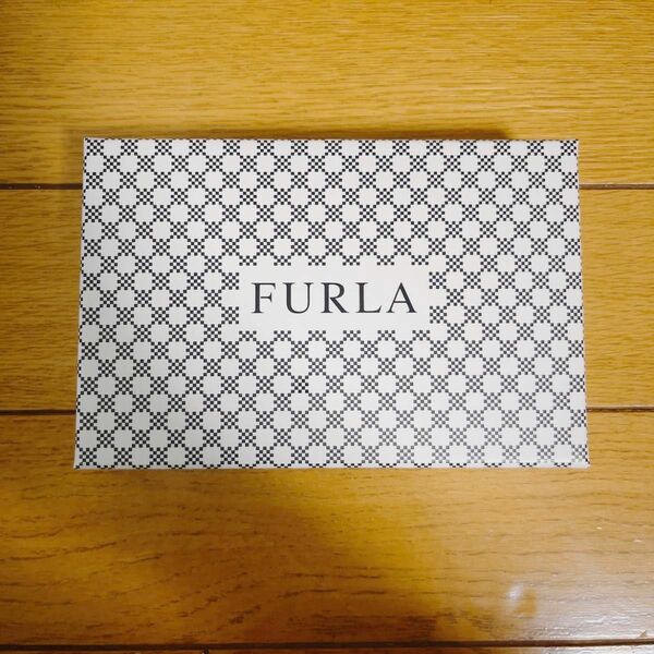 FURLA フルラ 箱