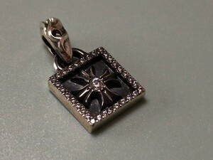 豪華pave クロムハーツ フレームドCHプラスチャーム ダイヤ CHROME HEARTS