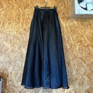 美品　Carule 日本製　 ウエストゴム スカート ロングスカート チュールスカート　高身長　黒 光沢　フレアロングスカート 2848