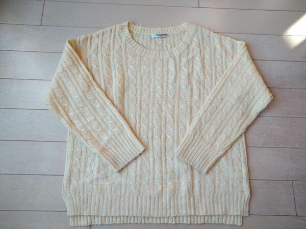 クリームイエローケーブル編み 長袖 セーター