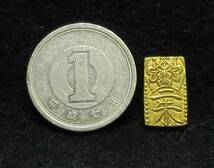 【古金銀】金判■天保二朱金　正次広桐※1.64ｇ・少ないです■紙ホルダー_画像1