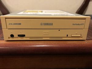 YAMAHA CD-R/RWドライブ IDE/ATAPI CRW3200 動作可　中古品