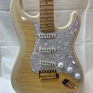 u53771 中古 フェンダー Ritchie Kotzen Strat Transparent White Burstの画像5