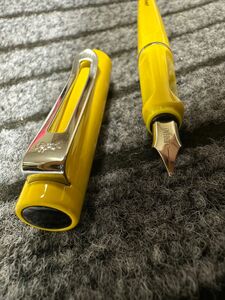 Jinhao 金剛 599シリーズ ロイヤルイエロー万年筆　F