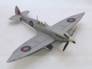 完成品(SP8)★1/72 Supermarine Spitfire Mk.Ⅶ 'LongWing'★ハセガワ 