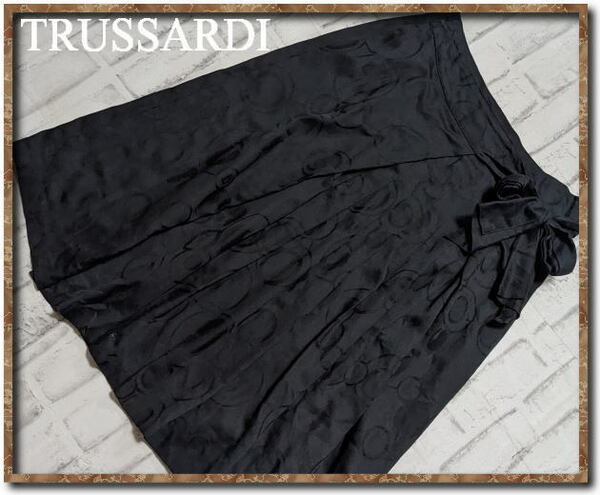 ☆TRUSSARDI　トラサルディ　リボン付きコットンスカート　黒☆