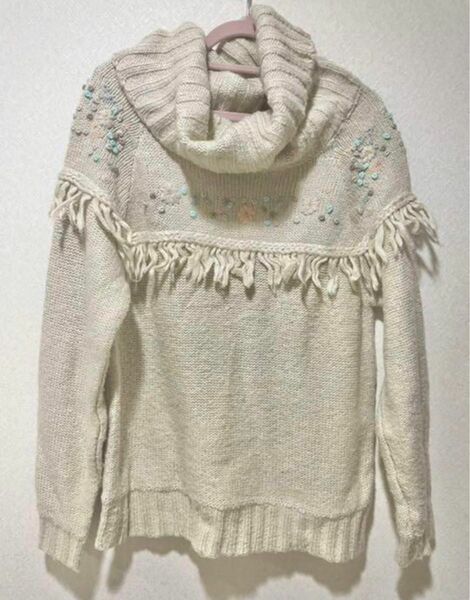 【パラビオン】ベージュ 刺繍入りセーター