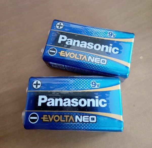 【値下げしました】Panasonic パナソニック ／ エボルタNEO 9V 角形 アルカリ乾電池 2個