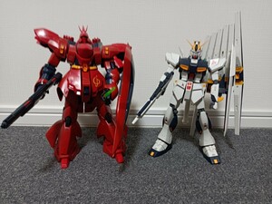 1/100 MG　νガンダム、サザビーの2種セット　　　完成品　