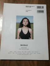 石田ニコル 写真集 NICOLE 初版 帯付き USED品 冊子 本 フォトブック エッセイ_画像2