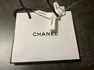 CHANEL 紙袋 リボン付き