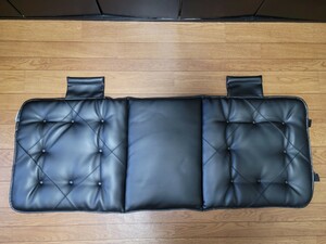 【美品】シートクッション　カー用品　後部座席　家庭用　ストッパー付　黒　PVCレザー