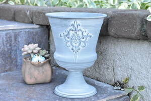 PAY*E-SU6* iron planter * French gray * decoration attaching * antique manner * car Be Schic * objet d'art * vase * European * flower vase * interior 