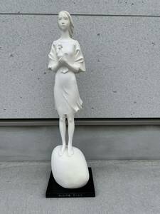 彫刻家 峯田義郎 作 オブジェ 「丘の上の午後」 高さ64cm 女性像 人物像 彫刻 美術品 飾物 Y.MINETA 木箱付 現代彫刻家